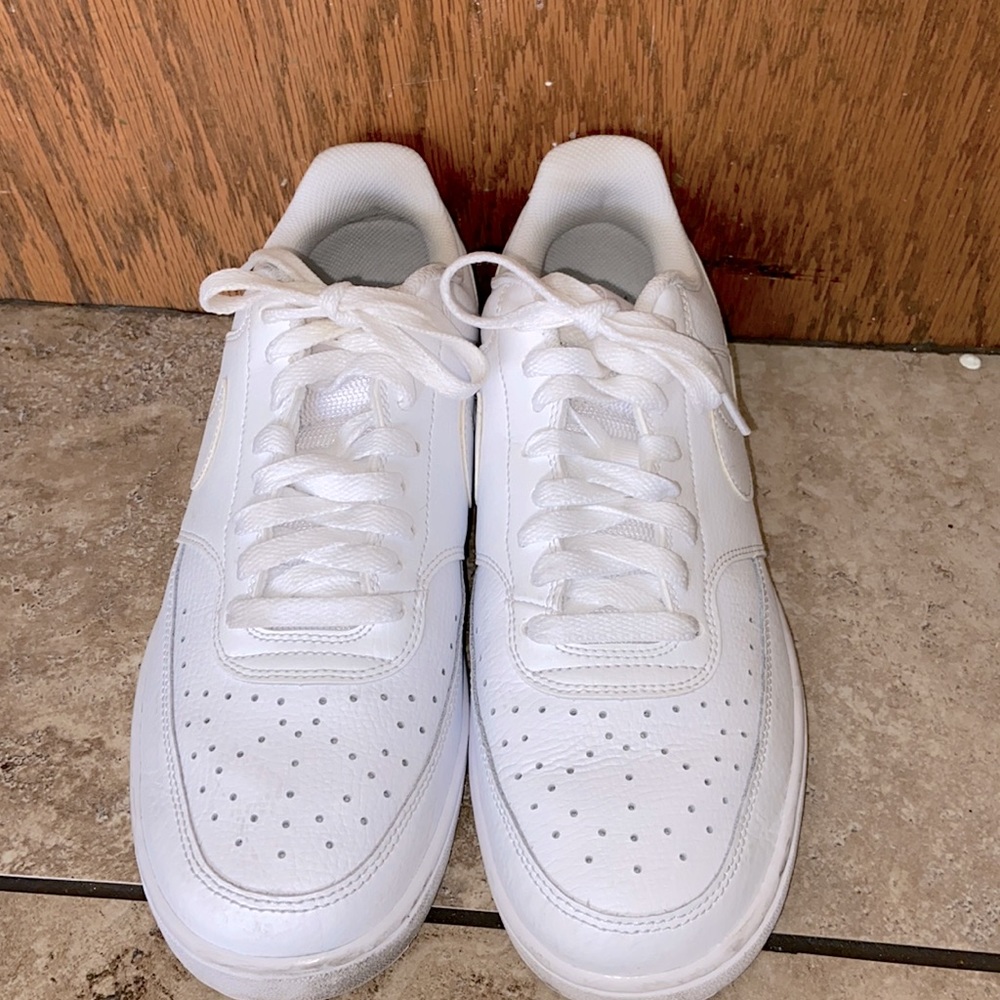 White Nike size 9